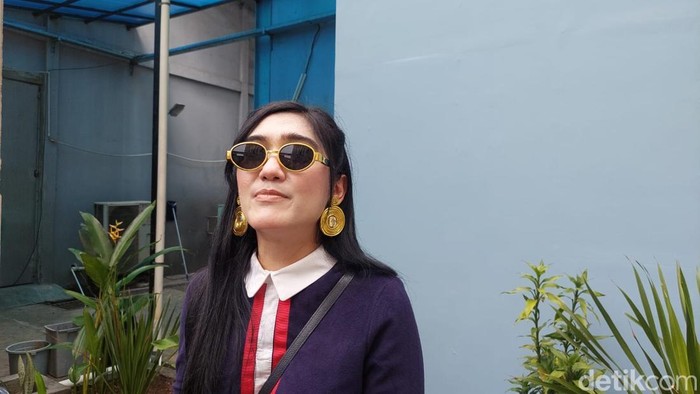 revi mariska dan moa