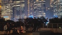 Bagi pengunjung yang ingin menikmati gemerlap lampu city lights di sini, area rooftop ini buka sampai pukul 22.00 WIB, mengikuti jam operasional restoran dan coffee shop di tempat tersebut. (Lugas/detikTravel)