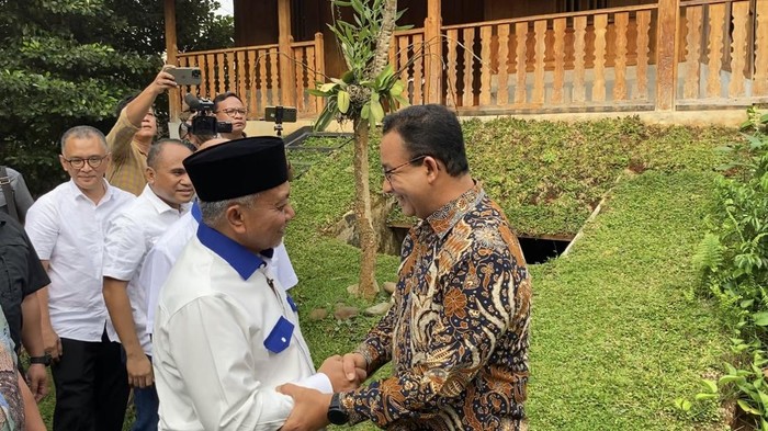 Cagub dan cawagub Jawa Barat, Ahmad Syaikhu dan Ilham Habibie, menemui mantan Gubernur DKI Jakarta, Anies Baswedan. Syaikhu dan Ilham tiba di kediaman Anies di Lebak Bulus, Jakarta Selatan, Kamis (14/11/2024).