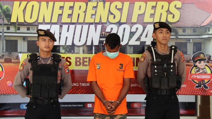 Tampang pelaku Nanang saat dihadirkan di Mapolres Belitung Timur.
