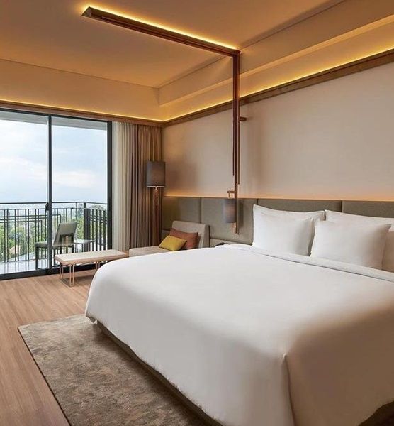 Tempat staycation di Bandung dengan view city light terbaik.