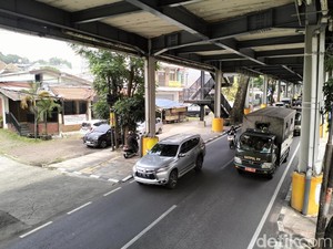 Air Misterius Teras Cihampelas yang Dikeluhkan Pengendara