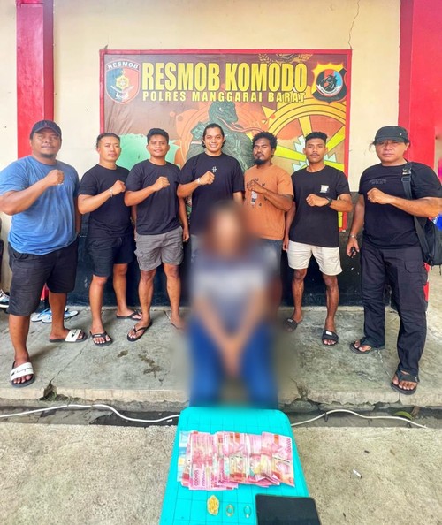 Tersangka pencurian perhiasan emas berinisial N alias Leni (31) diamankan di Polres Manggarai Barat (Dok. Humas Polres Manggarai Barat)