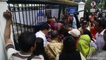 Warga Berdesakan untuk Lapor Mas Wapres