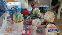 Di London, Inggris, uang belanja sebanyak USD 25 (Rp 400.000) bisa dapat tiga jenis daging yaitu daging ayam, sapi dan babi (ham). Foto: Pool/Site