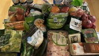 Di Venezuela, uang belanja USD 20 (Rp 317.000) bisa untuk makan seminggu. Foto: Pool/Site