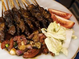 Sate Kambing Indonesia hingga Ceker Ayam Afrika, Jajanan Kaki Lima Terenak