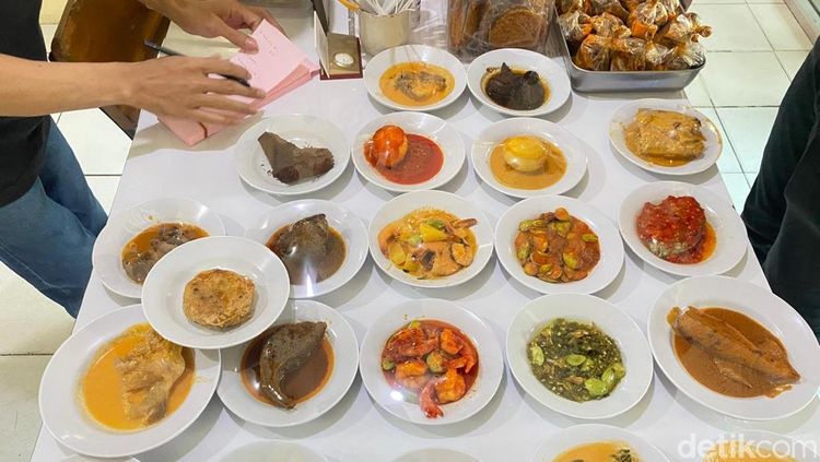 Sejak 1969! RM Padang Tertua di Jakarta Punya Menu Unik Wajib Dicoba