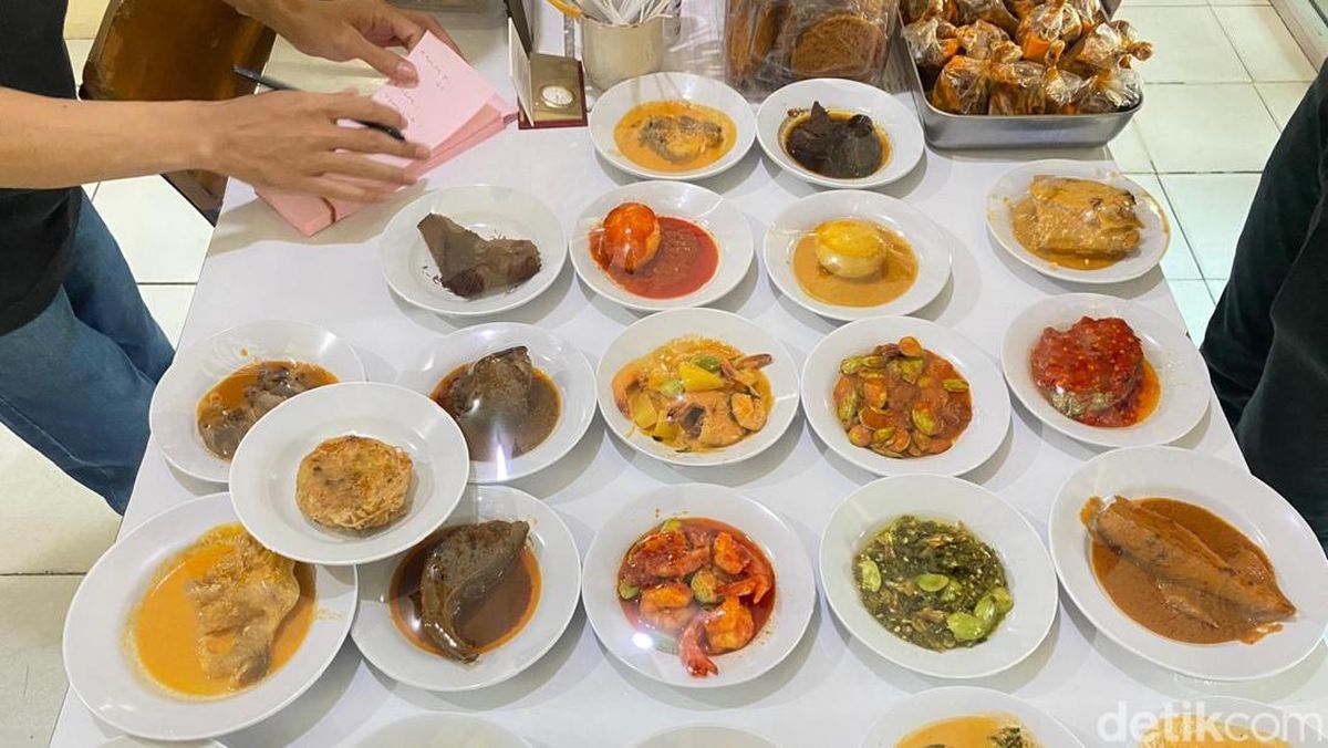 top168 5 RM Padang 'Underrated' hingga Kedai Burger di Teras Rumah yang Viral