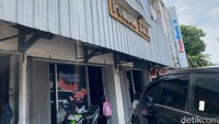 Di kawasan Gambir, tepatnya di Jl. KH. Hasyim Ashari, Jakarta Pusat, ada rumah makan keluarga legendaris yang masih mempertahankan menu aslinya sejak 1969. Namanya RM Pondok Djaja. Foto: detikFood
