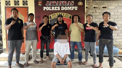AIA, pelempar batu terhadap siswa SMP di Dompu, NTB, hingga tewas ditangkap polisi, Jumat (15/11/2024) siang. (Dok. Polres Dompu)