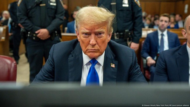 Sidang Vonis Kasus Uang Tutup Mulut Dihadapi Trump Sebelum Pelantikan