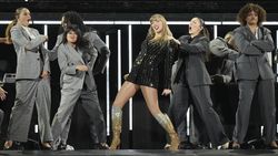 Aksi Panggung Taylor Swift di The Eras Tour Toronto