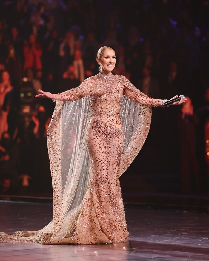 Celine Dion Tampil di Fashion Show Elie Saab
