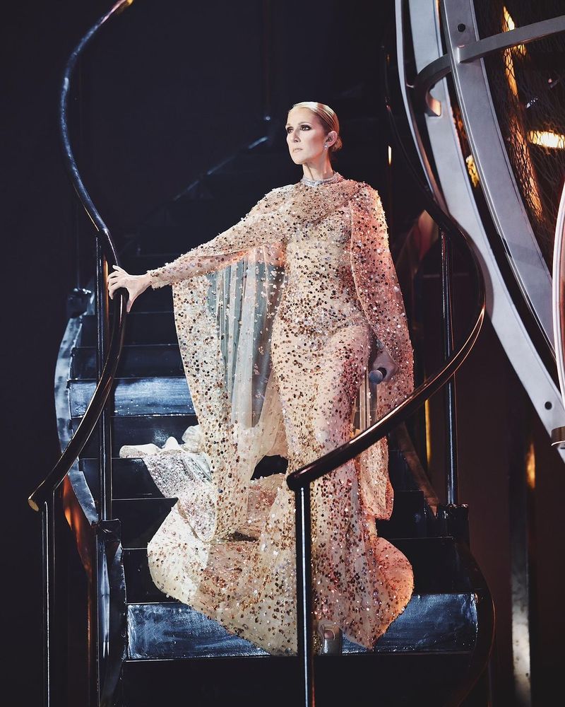 Celine Dion Tampil di Fashion Show Elie Saab Celine Dion Tampil di Fashion Show Elie Saab