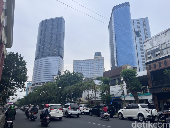 Cuaca Kota Surabaya Berawan