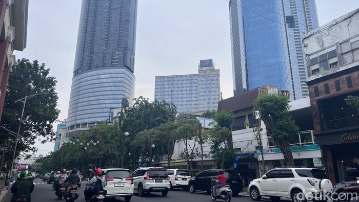 Cuaca Kota Surabaya Berawan