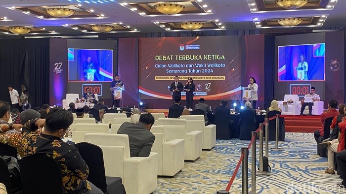 Suasana debat ketiga Pilkada Semarang di Hotel Patra Jasa, Kecamatan Candisari, Kota Semarang, Jumat (15/11/2024).