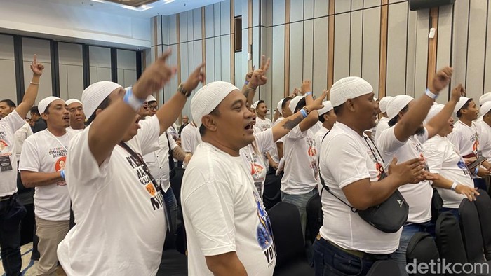 Pendukung debat Pilwalkot Semarang.