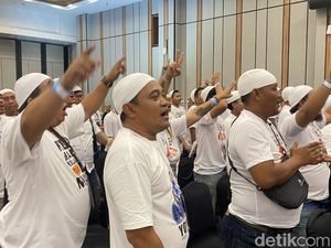 Debat Terakhir Pilkada Semarang, Pendukung 01 Dress Code Merah Hitam-02 Putih