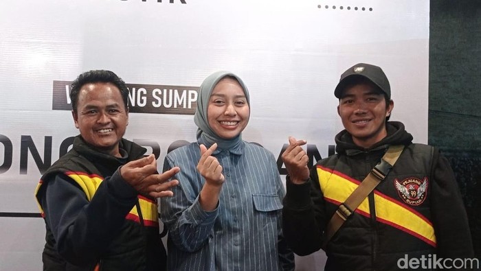 Dukungan pedagang asongan untuk Syakur-Putri di Pilkada Garut.