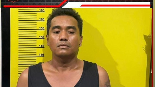 Hadi Purnono, pria asal Lumajang, Jawa Timur, mencongkel dan menggasak barang di kamar kos Perum Bali Griya Residence, Denpasar, Jumat (25/10/2024). (Dok. Polresta Denpasar)