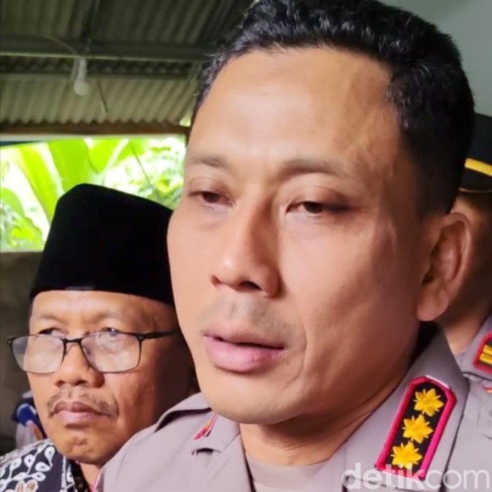Kapolresta Banyuwangi Kombes Rama Samtama Putra