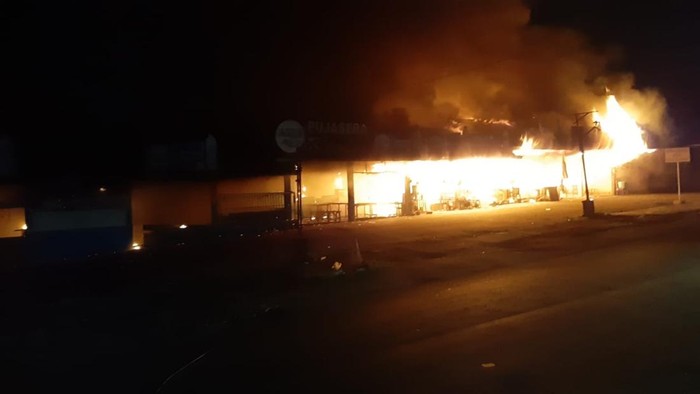 Kebakaran di pujasera Malang