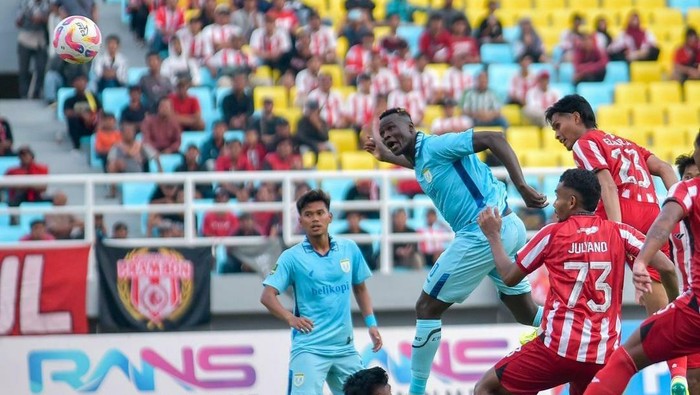 Laga lanjutan Liga 2 Deltras FC vs Persela di Satdion GDS