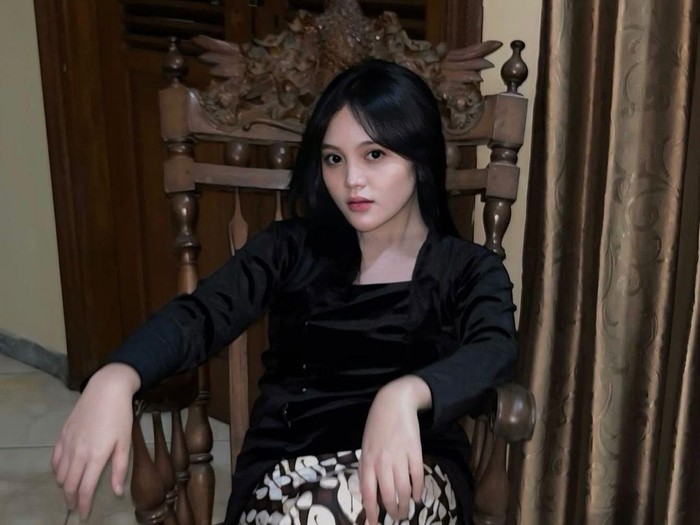 mandra dan anaknya, Tia Septiana