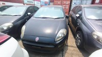 Bea Cukai Tanjung Priok bersama Kantor Pelayanan Kekayaan Negara dan Lelang (KPKNL) Jakarta II akan melelang sejumlah 50 unit mobil. Rinciannya terdiri dari 40 unit Fiat Punto dan 10 unit Kia Carens. Foto: Dok. DJBC