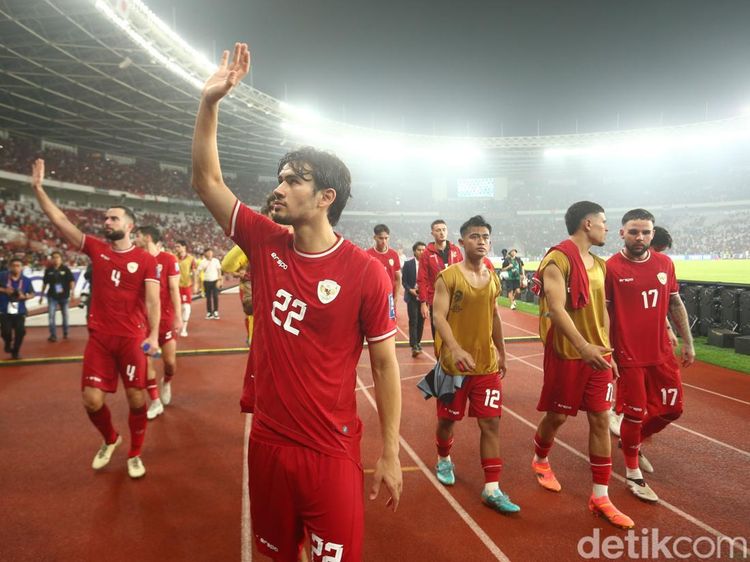 Momen Pemain Timnas Indonesia Sapa Pendukung Seusai Laga
