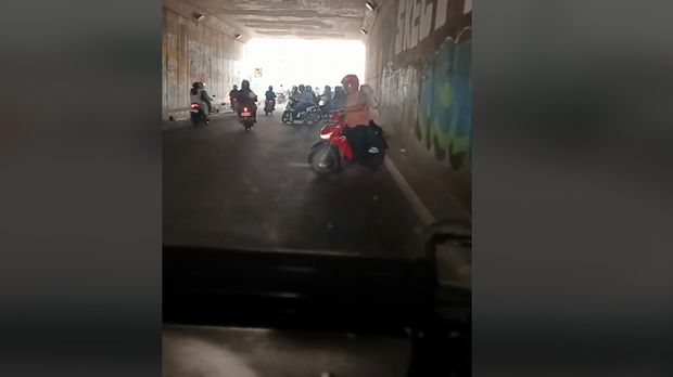 Motor lawan arah di Tambun.
