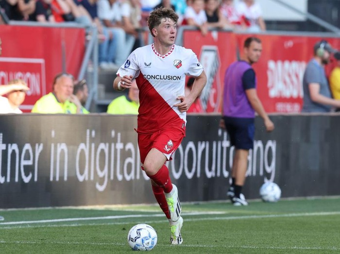 UTRECHT, NETHERLANDS - SEPTEMBER 21: Ole Romeny of FC Utrecht during the Dutch Eredivisie match between FC Utrecht and Willem II at Galgenwaard on September 21, 2024 in Utrecht, Netherlands. (Photo by Peter Lous/BSR Agency/Getty Images)