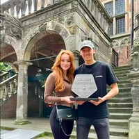 Pien Boone telah menemani Jay Idzes saat bintang lapangan tersebut membela Venezia. Foto: Instagram/TikTok