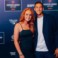 Kapten Timnas Jay Idzes tengah bersiap melewan Jepang dalam lanjutan Ronde 3 Kualifikasi Piala Dunia 2026 malam ini di Stadion Utama Gelora Bung Karno, Jakarta. Sang kekasih, Pien Boone, pun ikut jadi sorotan.Foto: Instagram/TikTok