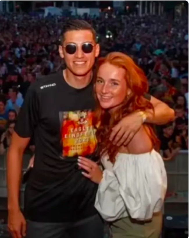 Pien Boone sejak awal mendukung Jay Idzes untuk bermain dalam timnas Indonesia. Ia bahkan hadir saat pria 24 tahun tersebut dinaturalisasi jadi WNI.Foto: Instagram/TikTok