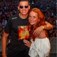 Pien Boone sejak awal mendukung Jay Idzes untuk bermain dalam timnas Indonesia. Ia bahkan hadir saat pria 24 tahun tersebut dinaturalisasi jadi WNI.Foto: Instagram/TikTok