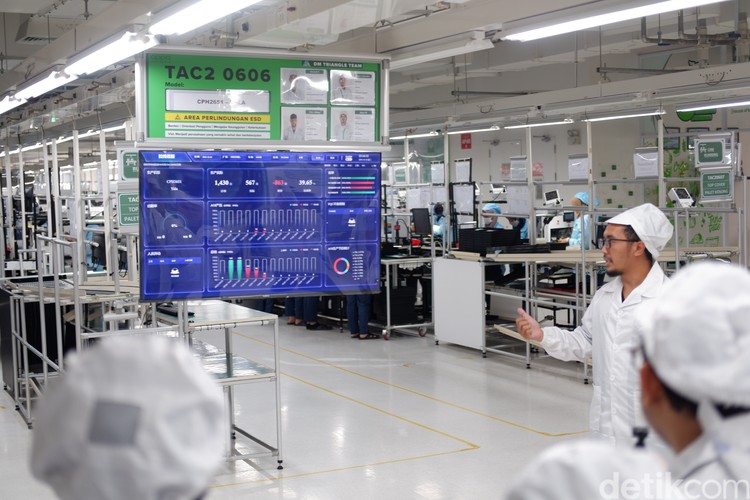 Perakitan Oppo Find X8 di Tangerang