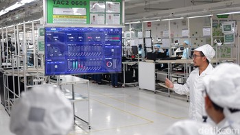 Lini produksi Oppo Find X8 series. Foto: Adi Fida Rahman/detikINET