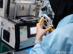 Intip Perakitan Oppo Find X8 di Tangerang