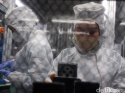 Intip Perakitan Oppo Find X8 di Tangerang