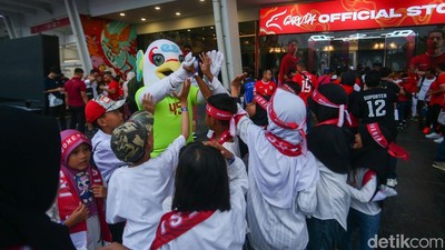 Potret Anak-anak Binaan berbuatbaik.id Ramaikan GBK Jelang Indonesia Vs Jepang