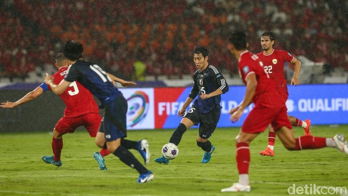 Timnas Indonesia tak berkutik saat menjamu Timnas Jepang. Begitu 90 menit laga tuntas, Samurai Biru menang telak 4-0 atas Garuda, Jumat (15/11/2024).