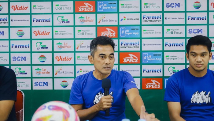 Jumpa pers PSIM Jogja jelang lawan Adhyaksa FC di Stadion Sriwedari, Solo, Jumat (15/11/2024).