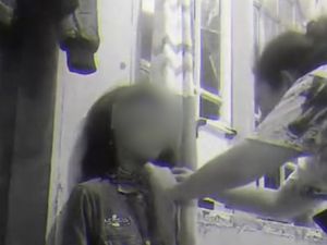 Video: Ibu di Batam Rantai Leher Anaknya, Kepala Korban Juga Bocor