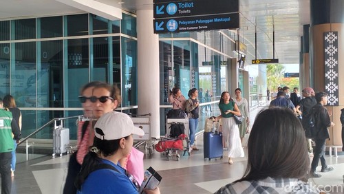 Suasana di Bandara Internasional Komodo di Labuan Bajo, Manggarai Barat, Nusa Tenggara Timur (NTT), Kamis (14/11/2024). (Foto: Ambrosius Ardin/detikBali)