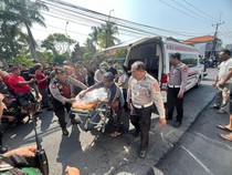 Gagal Nyalip, Wanita Muda Tewas Terlindas Bus di Badung