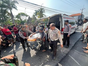 Gagal Nyalip, Wanita Muda Tewas Terlindas Bus di Badung