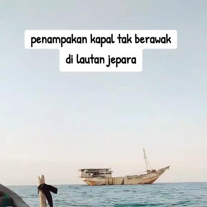 Tangkapan layar pemancing melihat kapal yang dinarasikan tanpa awak di lautan Mondoliko Jepara. Foto diunggah Jumat (15/11/2024).